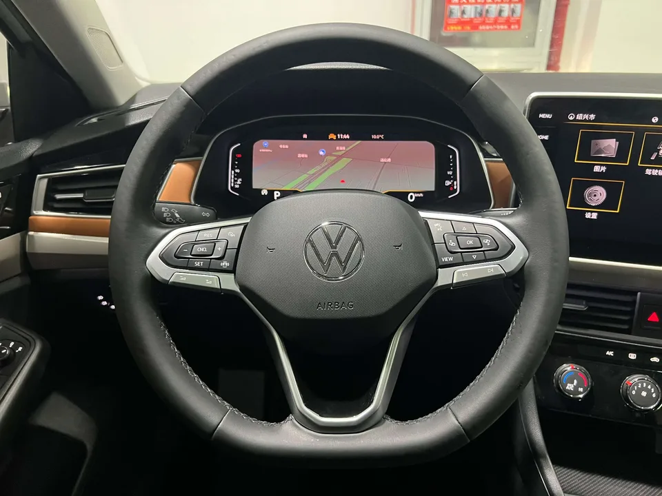 Volkswagen Bora Bora 2023 200TSI DSG Joy Edition 2023 — миниатюра 4