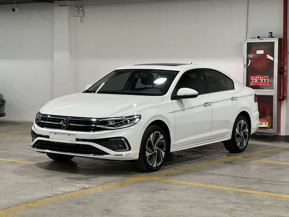 Volkswagen Bora Bora 2023 200TSI DSG Joy Edition 2023 — фото 1, купить с доставкой в Москву