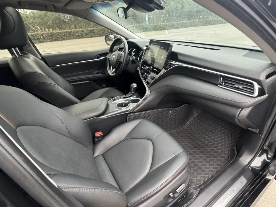 Toyota Camry 2.0G Deluxe Edition 2022 — миниатюра 3