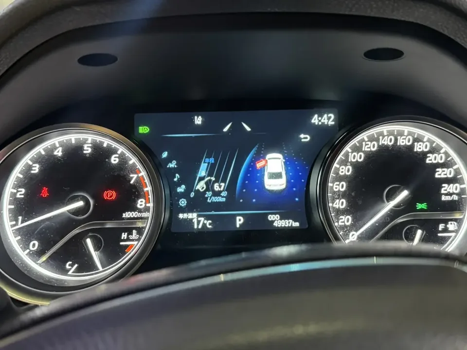 Toyota Camry 2.0G Deluxe Edition 2022 — миниатюра 4