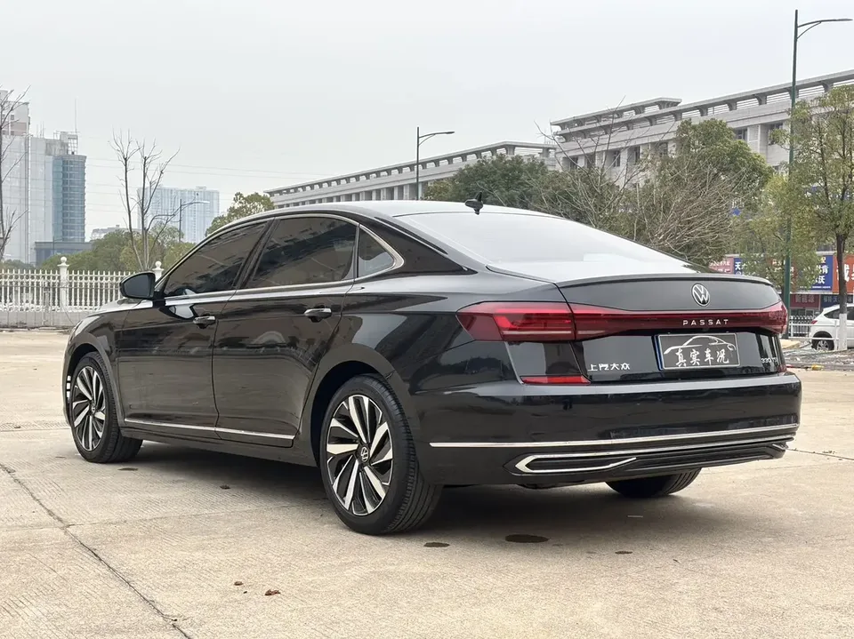 Volkswagen Passat 2022