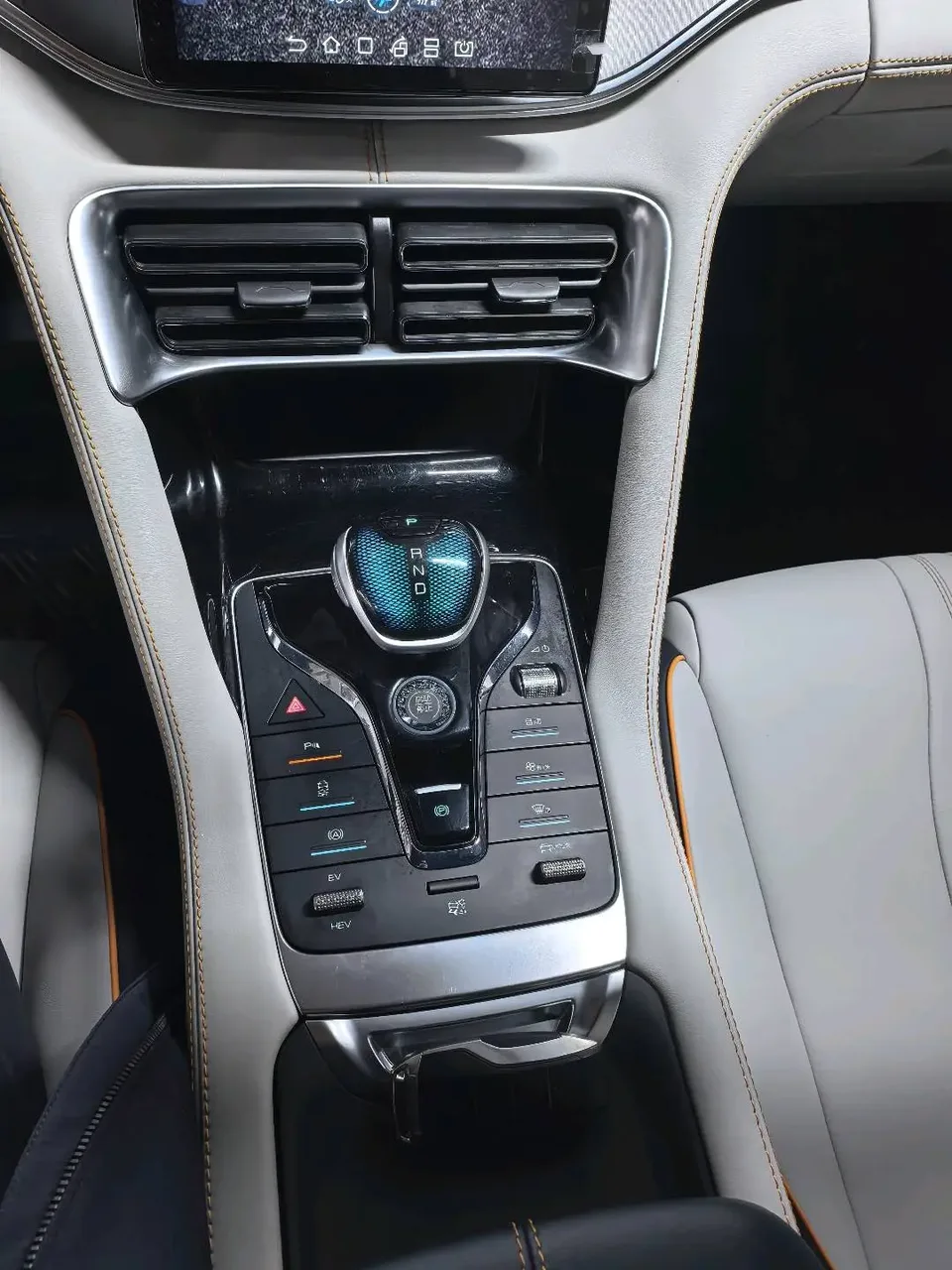 BYD Song PLUS DM DM-i 110KM 2WD flagship model 2022 — миниатюра 3