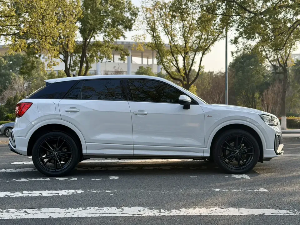 Audi Q2L Audi Q2L 2022 35 TFSI Enterprising and Elegant Model 2023 — миниатюра 5