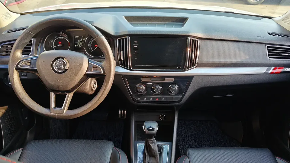 Skoda Kamiq TSI230 DSG flagship version 2022 — миниатюра 3