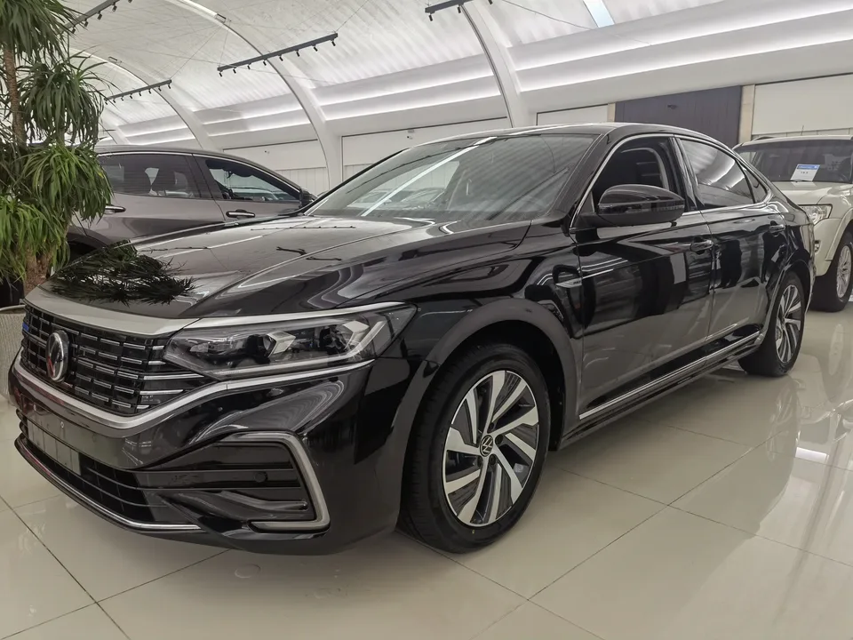 Volkswagen Passat PHEV 2022