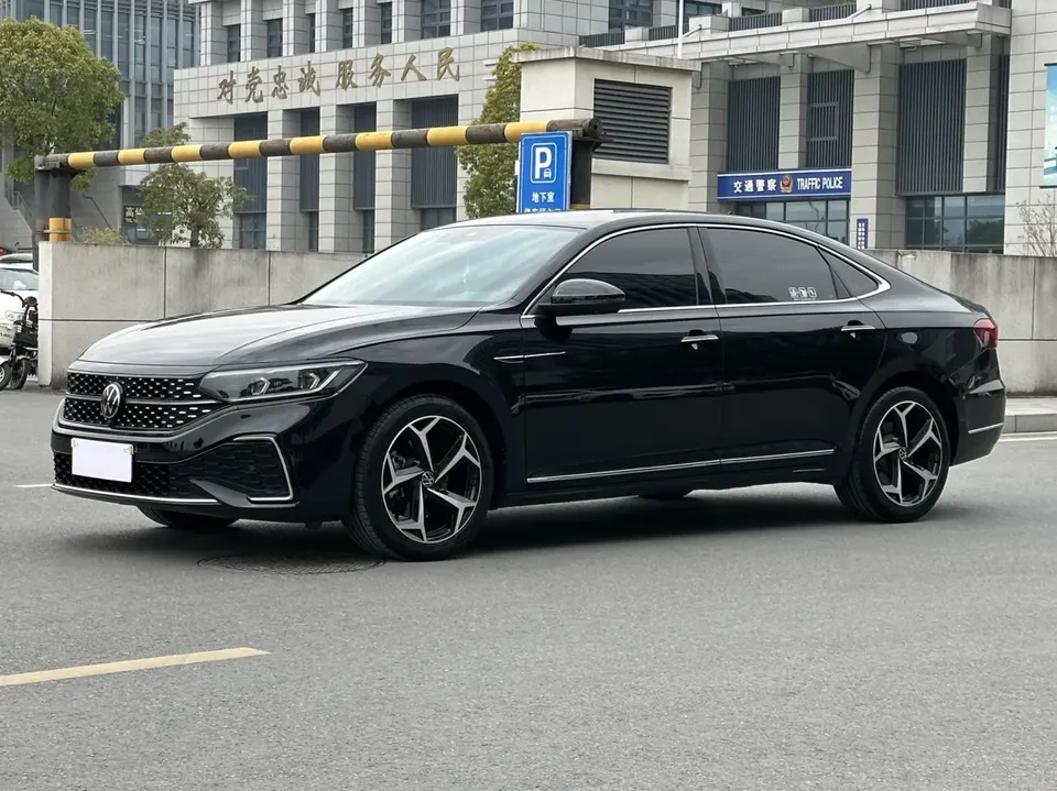 Volkswagen Passat 2024