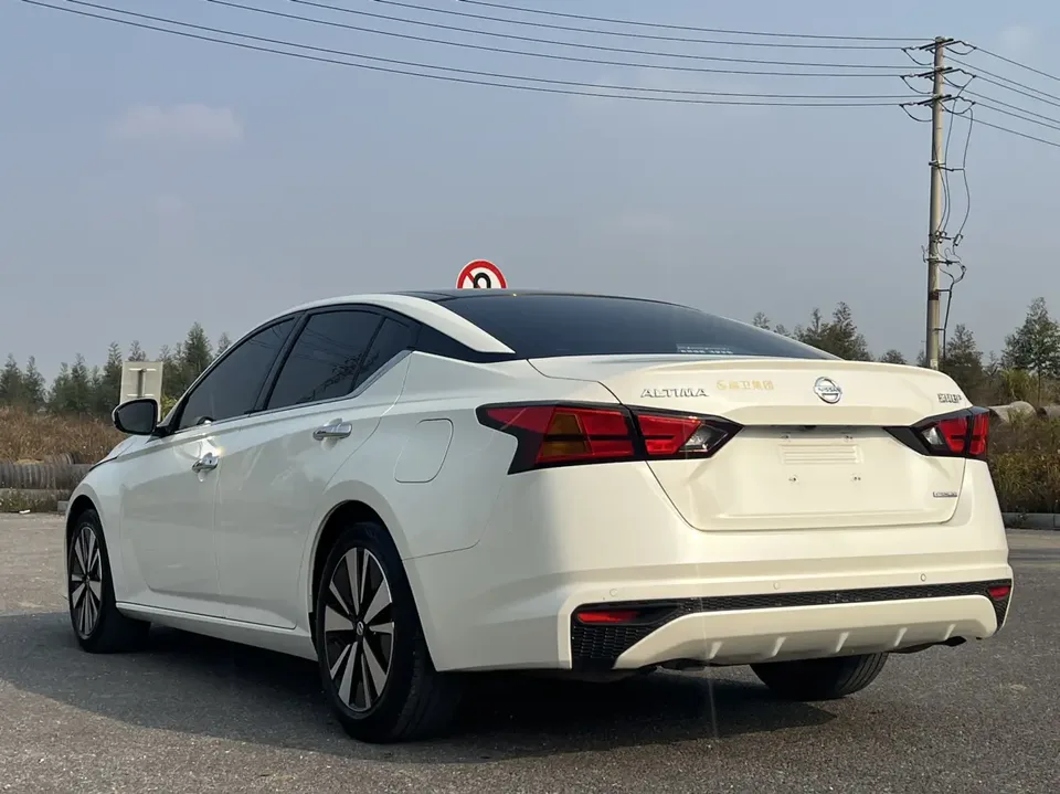Nissan Altima Teana 2021 2.0L XL Upper AD1 Smart Travel Navigation Edition 2022 — миниатюра 4