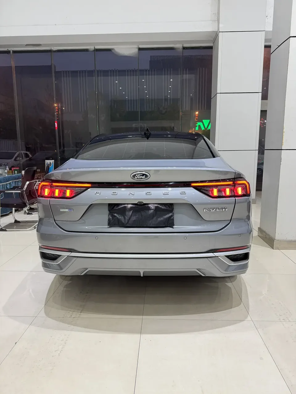 Ford Mondeo Mondeo EcoBoost 245 Luxury 2023 — миниатюра 2