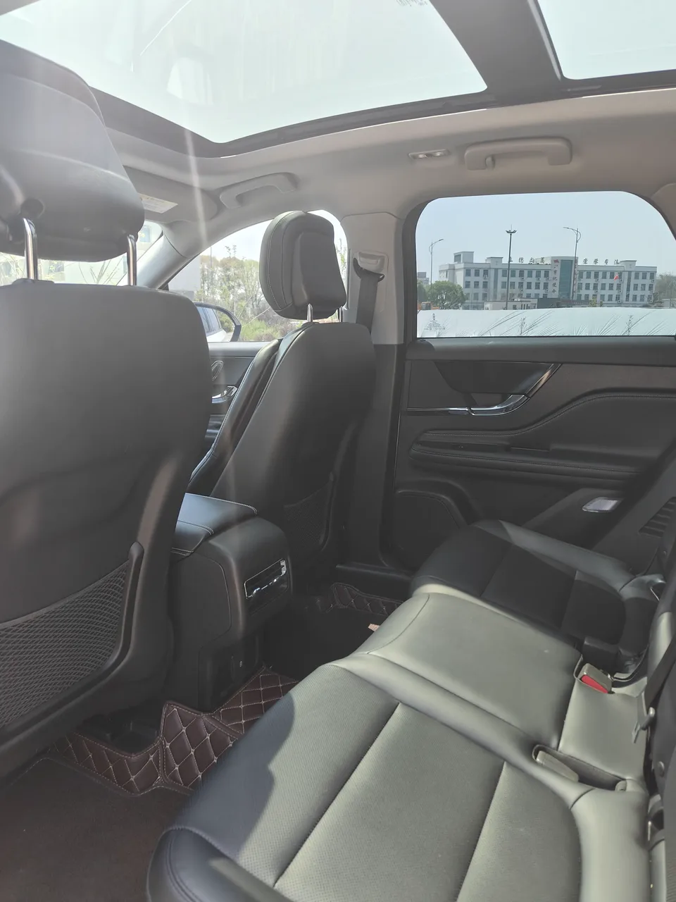 Lincoln Adventurer Adventurer 2022 2.0T two-wheel drive MONO limited edition 2022 — миниатюра 3