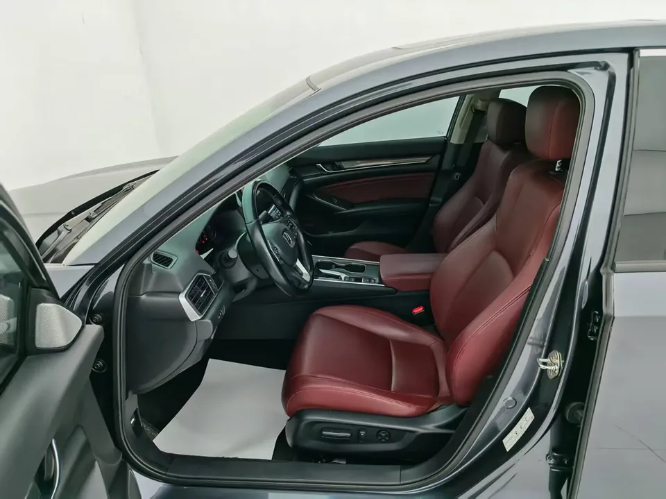 Honda Accord 2022 Accord 260TURBO Fantasy Night Premium Edition 2022 — миниатюра 5