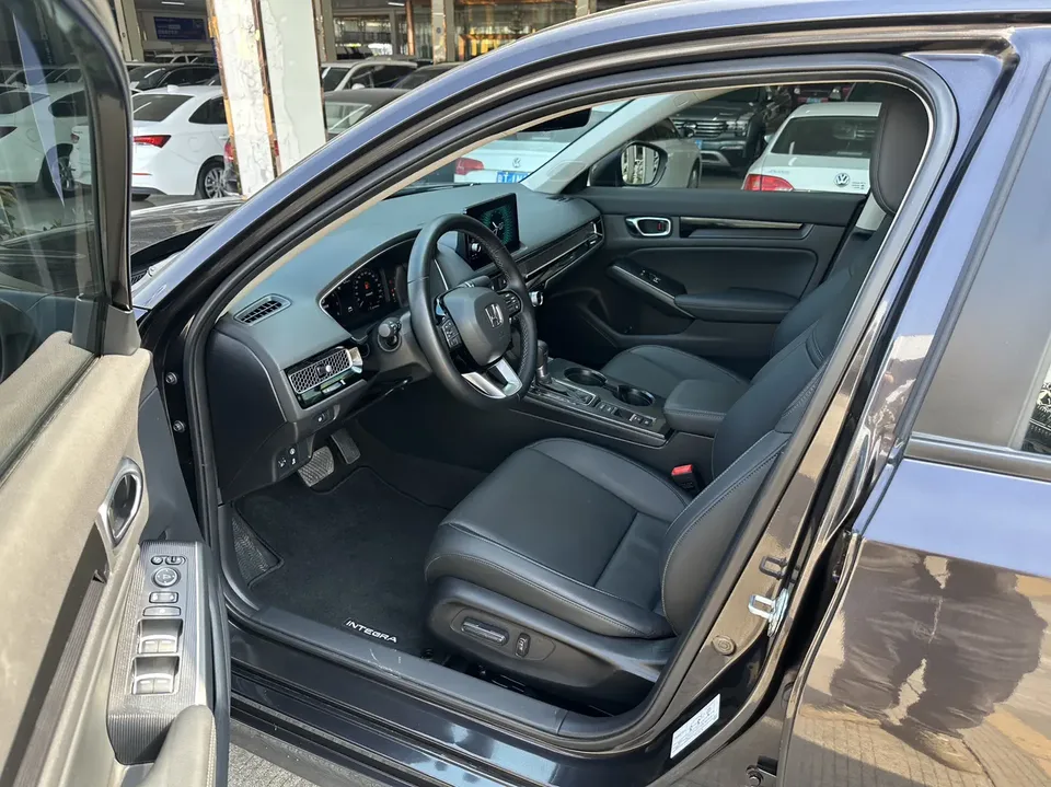 Honda Integra 240TURBO CVT Deluxe Edition 2024 — миниатюра 3
