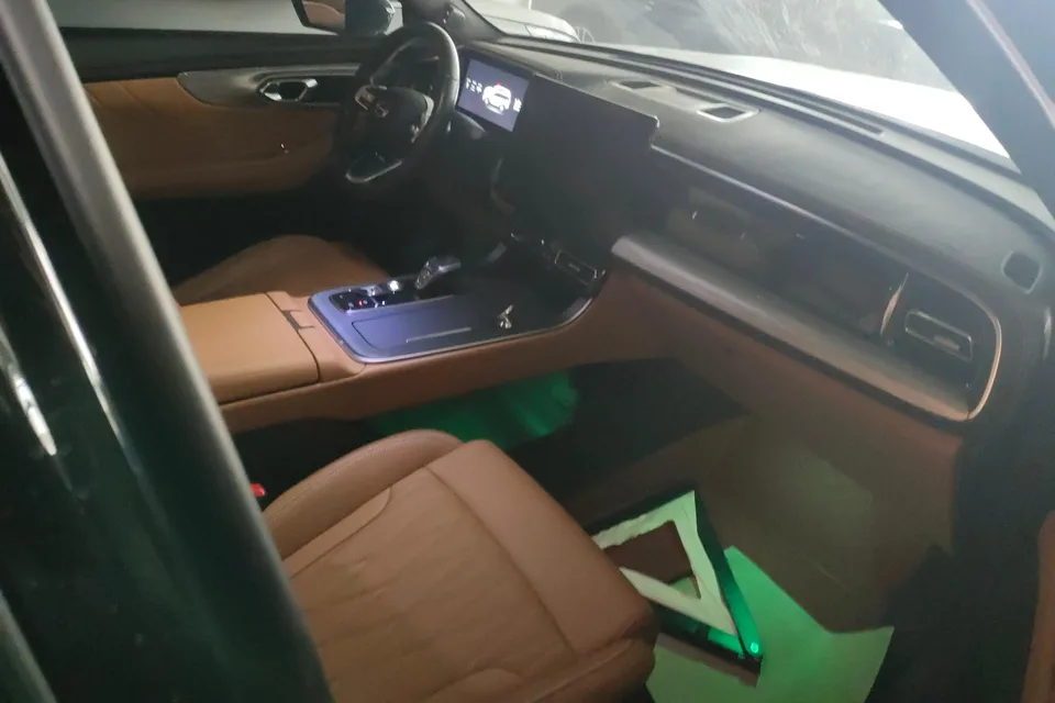 GAC Trumpchi GS8 Trumpchi GS8 2024 Pilot Series 2.0TGDI 2WD Luxury Connected Edition 2024 — миниатюра 2