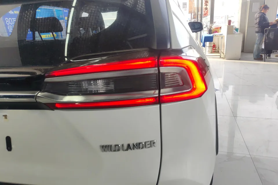 Toyota Willanda Willanda 2022 facelift 2.0L two-wheel drive leading version 2023 — thumbnail 5