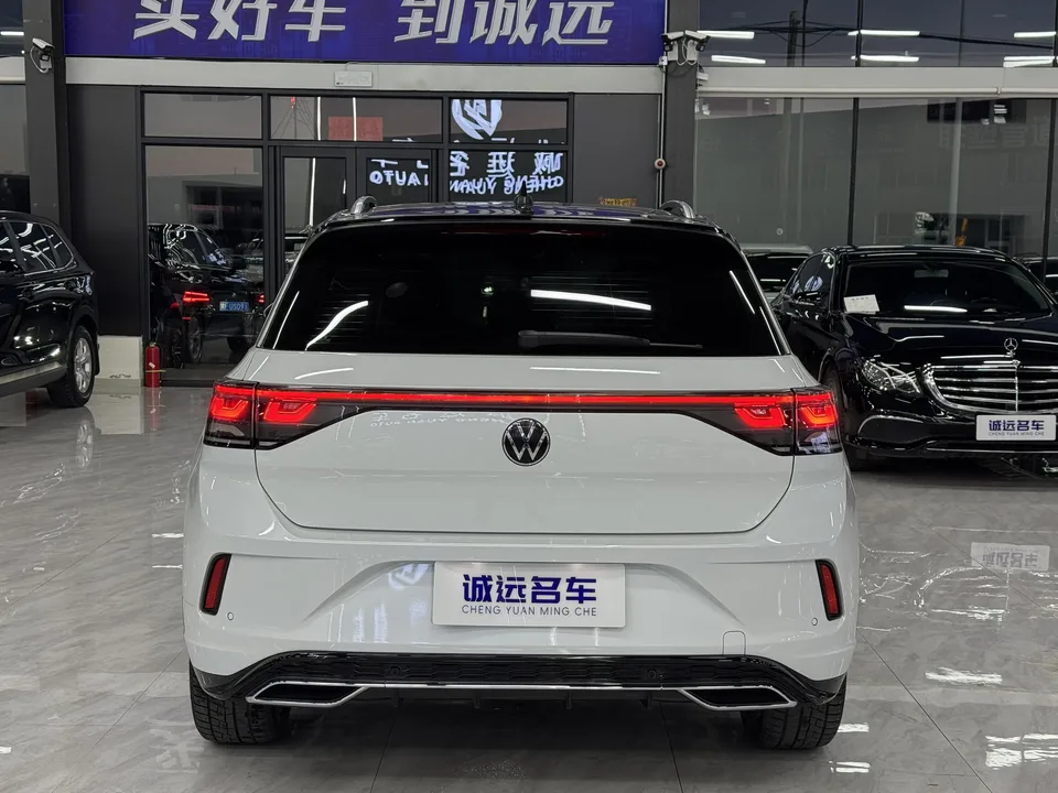 Volkswagen T-Roc 300TSI DSG Chenguang Edition 2023 — миниатюра 2