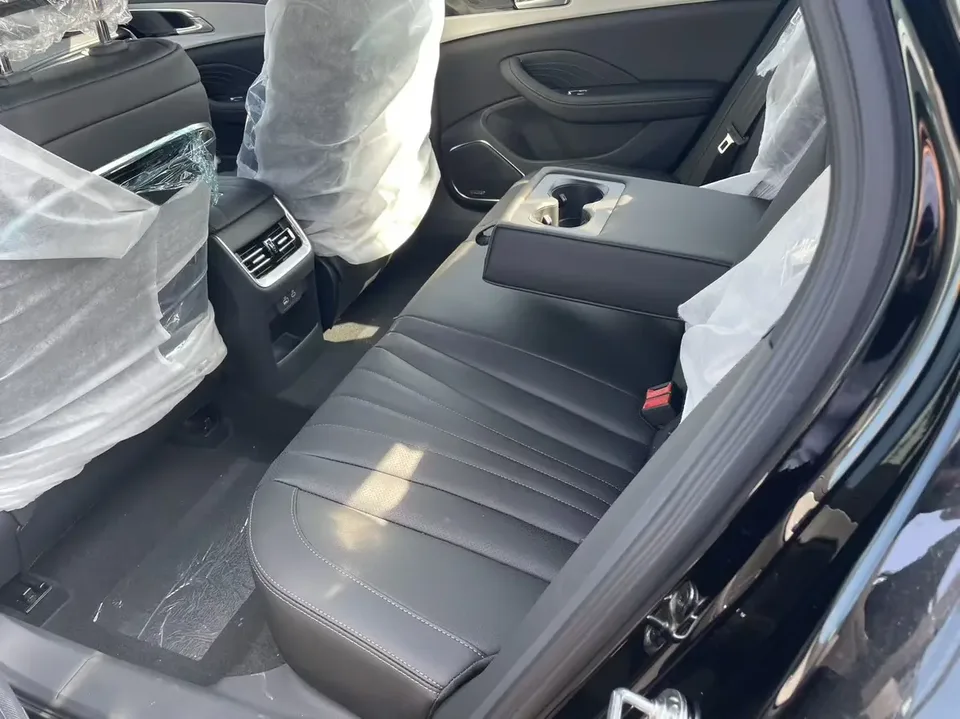Hongqi H5 2.0T Automatic Shadow 2 Millionth Commemorative Edition 2025 — миниатюра 3