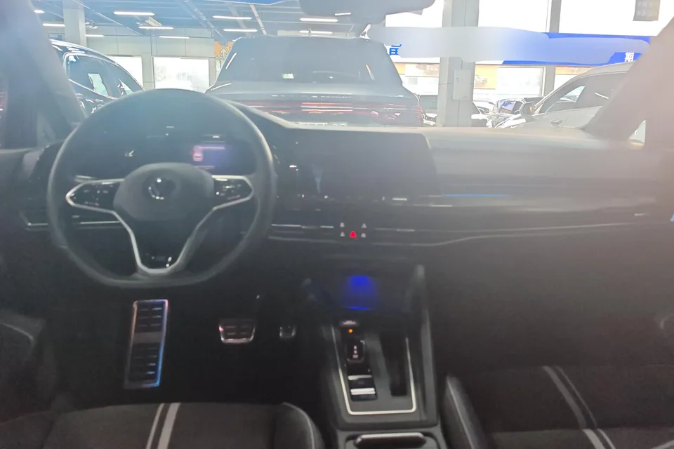 Volkswagen Golf Golf 2023 280TSI DSG R-Line Lite 2023 — миниатюра 4