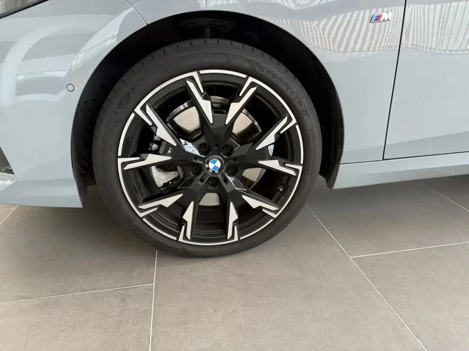 BMW 2 Series BMW 2 Series 2025 225L M Sport Night Edition 2025 — thumbnail 4