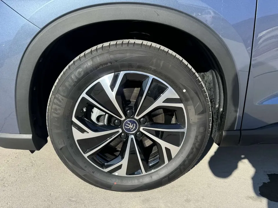 BYD Song Pro DM Second Generation Intelligent Driving Edition DM-i 115KM Beyond Edition 2025 — миниатюра 5