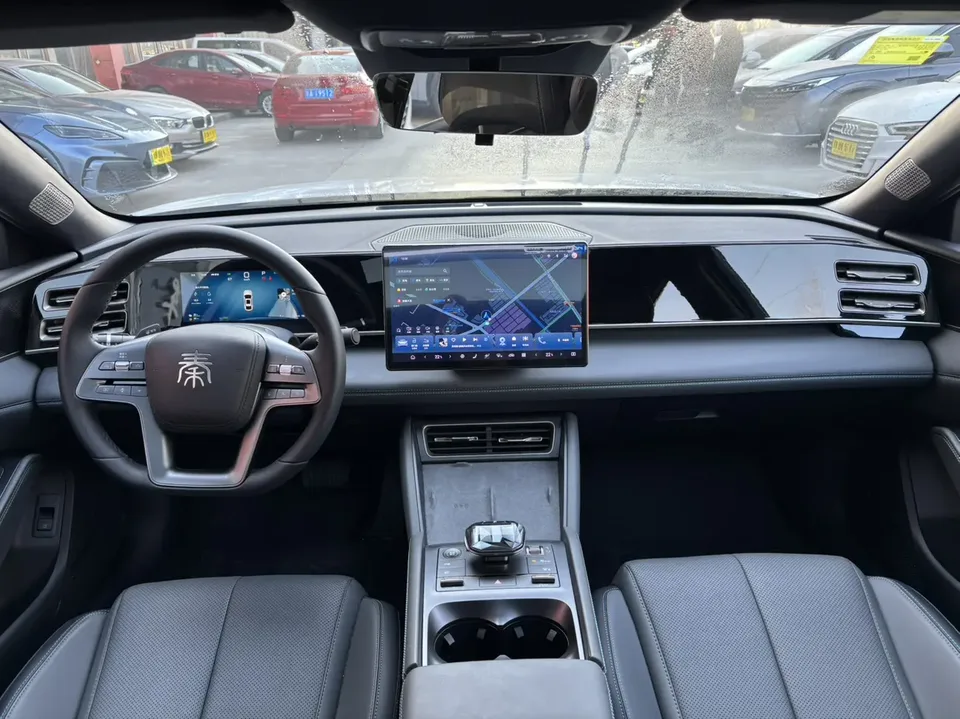 BYD Qin L DM Intelligent Driving Edition DM-i 80KM Beyond Edition 2025 — миниатюра 3