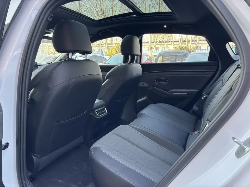 BYD Qin L DM Intelligent Driving Edition DM-i 80KM Beyond Edition 2025 — миниатюра 4
