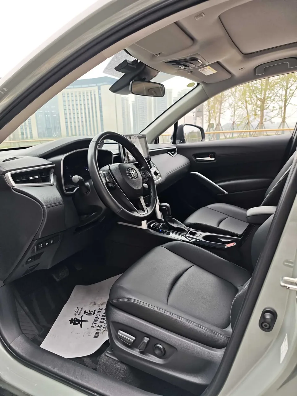Toyota CorollaCross 2.0L flagship version 2022 — миниатюра 3