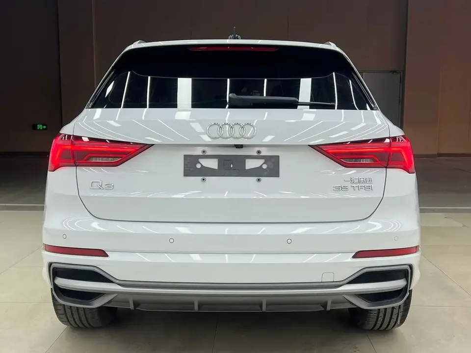 Audi Q3 Audi Q3 2022 35 TFSI Fashionable and Dynamic 2022 — миниатюра 2
