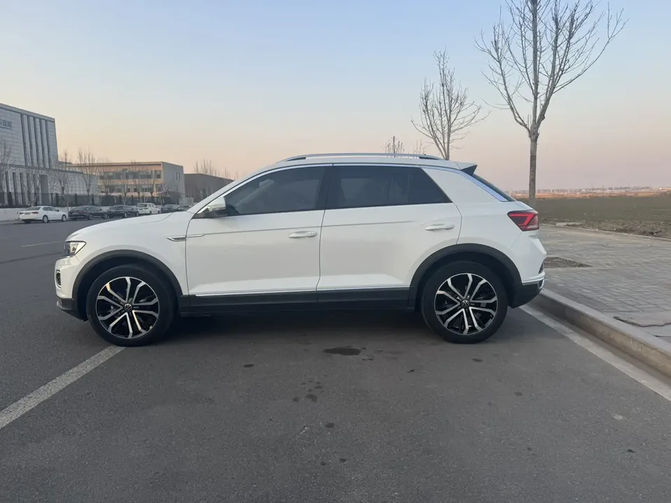 Volkswagen T-Roc Tange 280TSI DSG two-wheel drive comfort PLUS 2023 — миниатюра 4