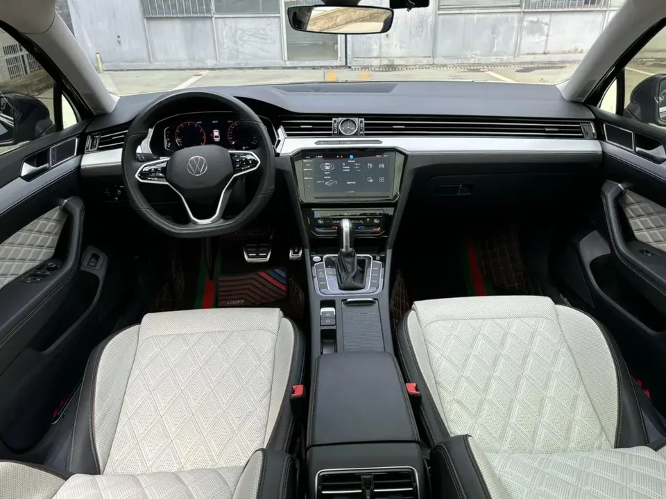 Volkswagen Magotan Magotan 2023 2 million commemorative edition 330TSI DSG luxury model 2023 — миниатюра 3