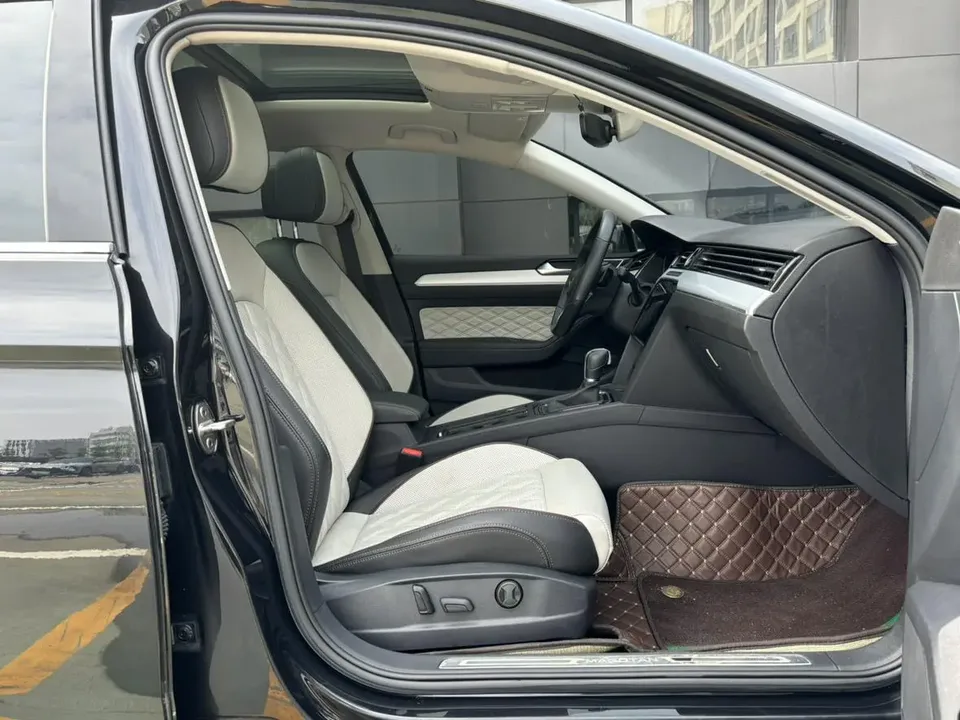Volkswagen Magotan Magotan 2023 2 million commemorative edition 330TSI DSG luxury model 2023 — миниатюра 4