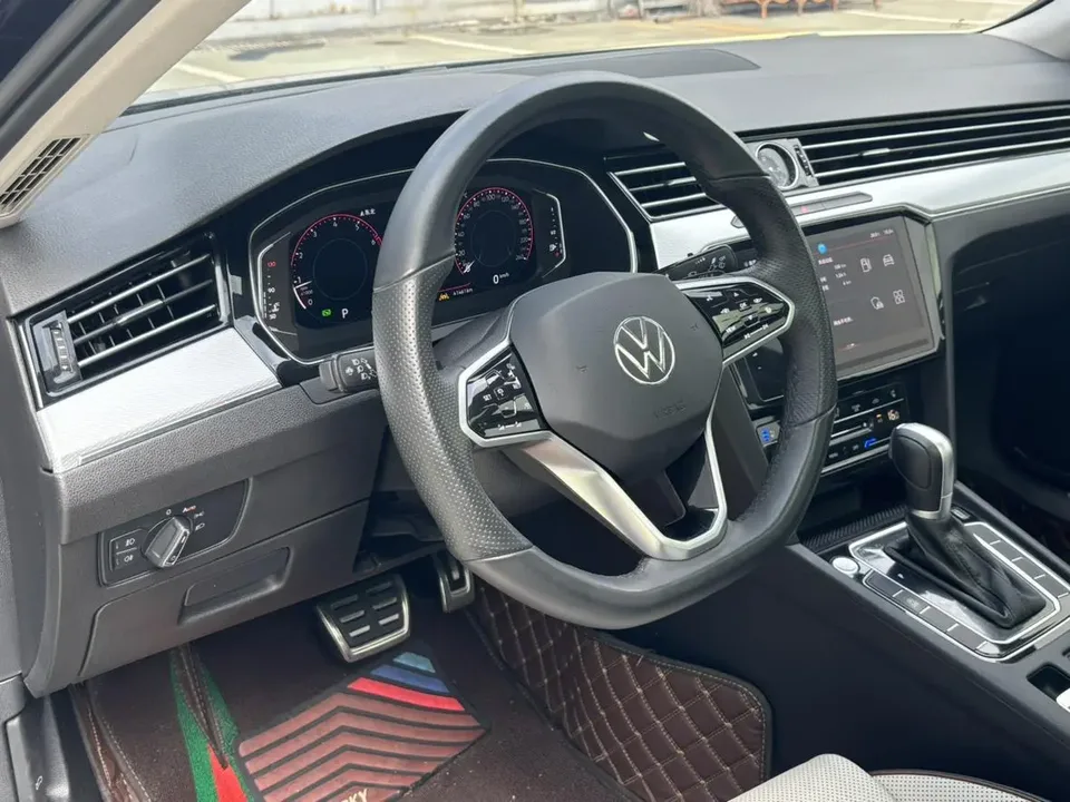 Volkswagen Magotan Magotan 2023 2 million commemorative edition 330TSI DSG luxury model 2023 — миниатюра 5