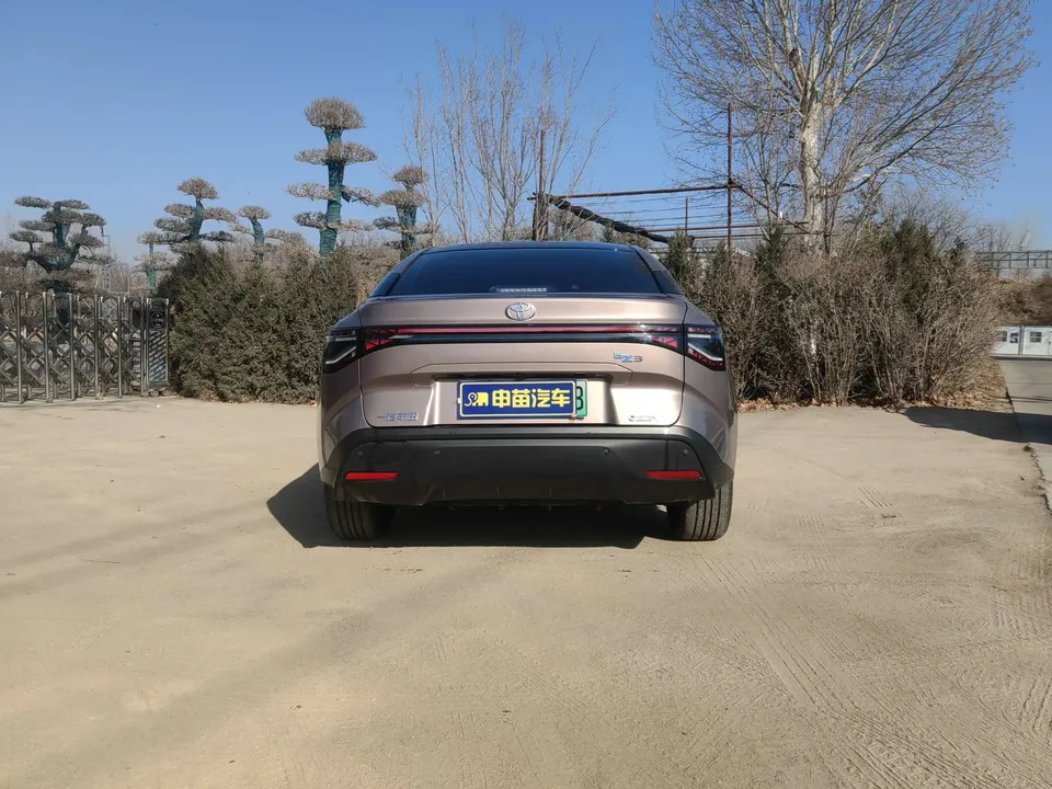 Toyota bZ3 Long Range Premium 2023 — миниатюра 2