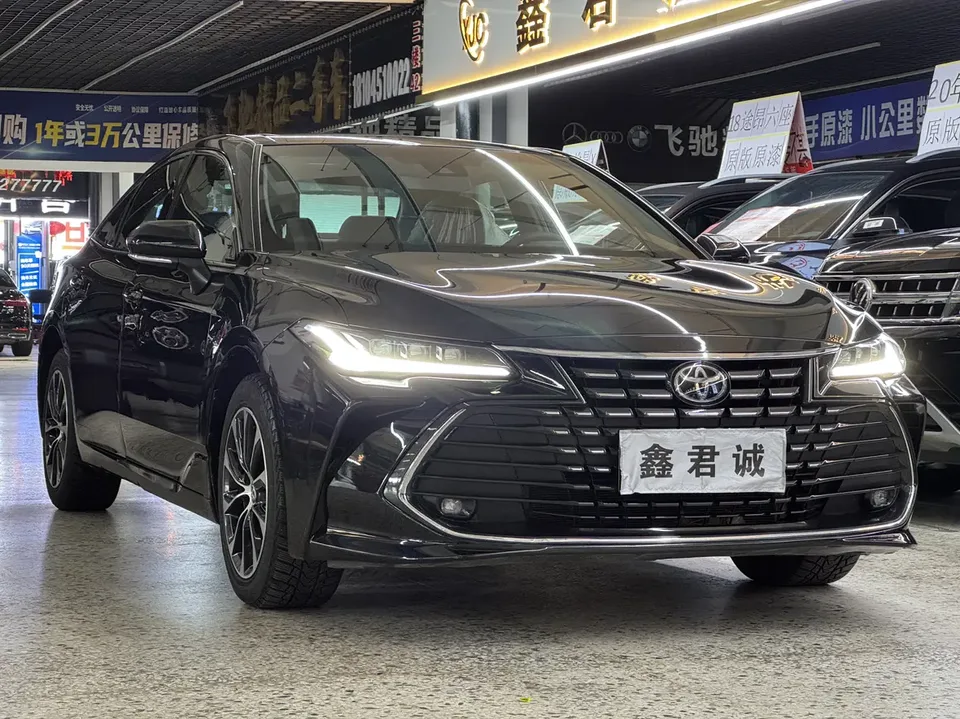 Toyota Avalon 2.0L Enterprising Edition 2022 — миниатюра 3