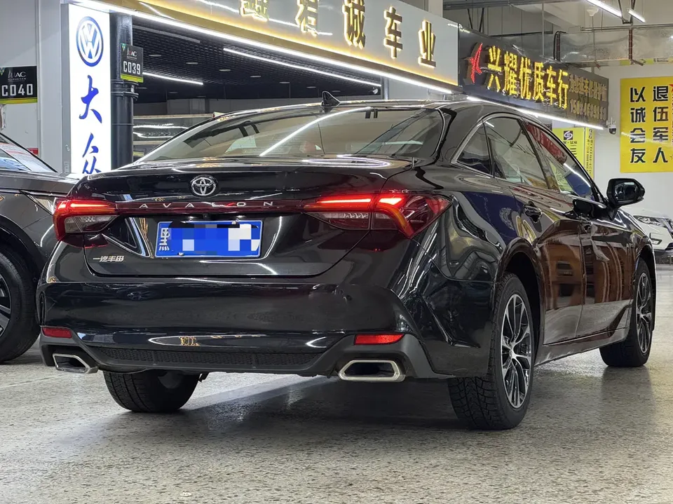 Toyota Avalon 2.0L Enterprising Edition 2022 — миниатюра 5
