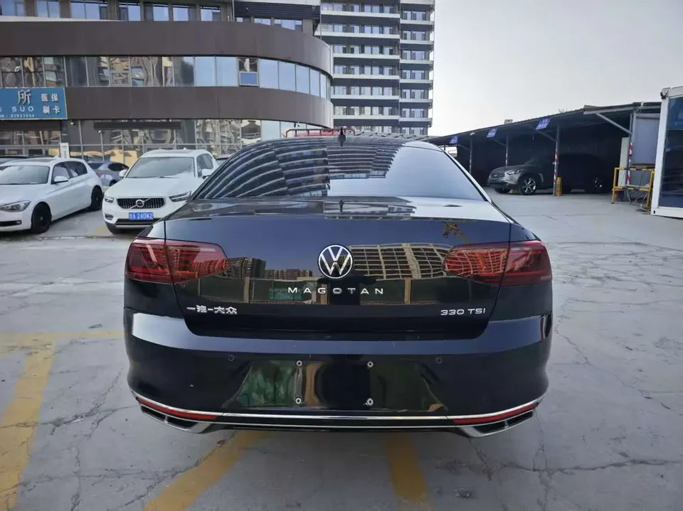Volkswagen Magotan Magotan 2023 2 million commemorative edition 330TSI DSG leading model 2022 — миниатюра 2