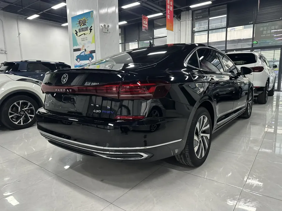 Volkswagen Passat PHEV Passat PHEV 2022 430PHEV Hybrid Luxury Edition 2022 — миниатюра 2