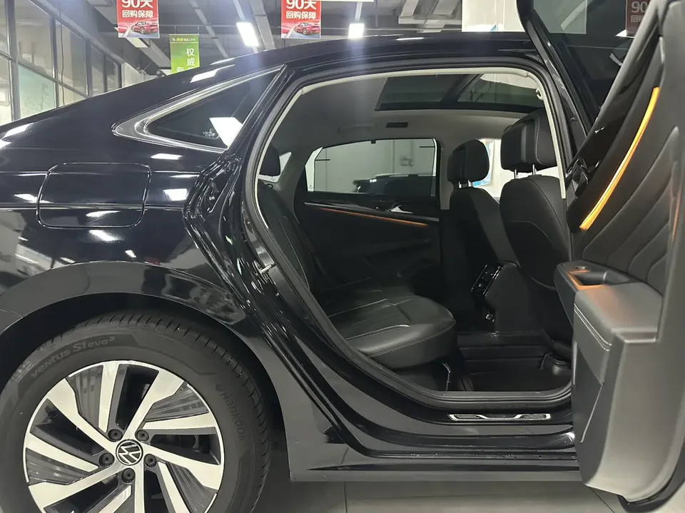 Volkswagen Passat PHEV Passat PHEV 2022 430PHEV Hybrid Luxury Edition 2022 — миниатюра 3
