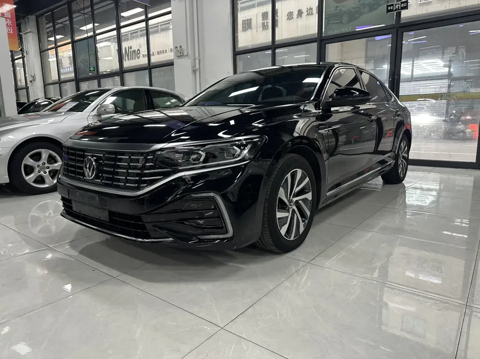 Volkswagen Passat PHEV 2022