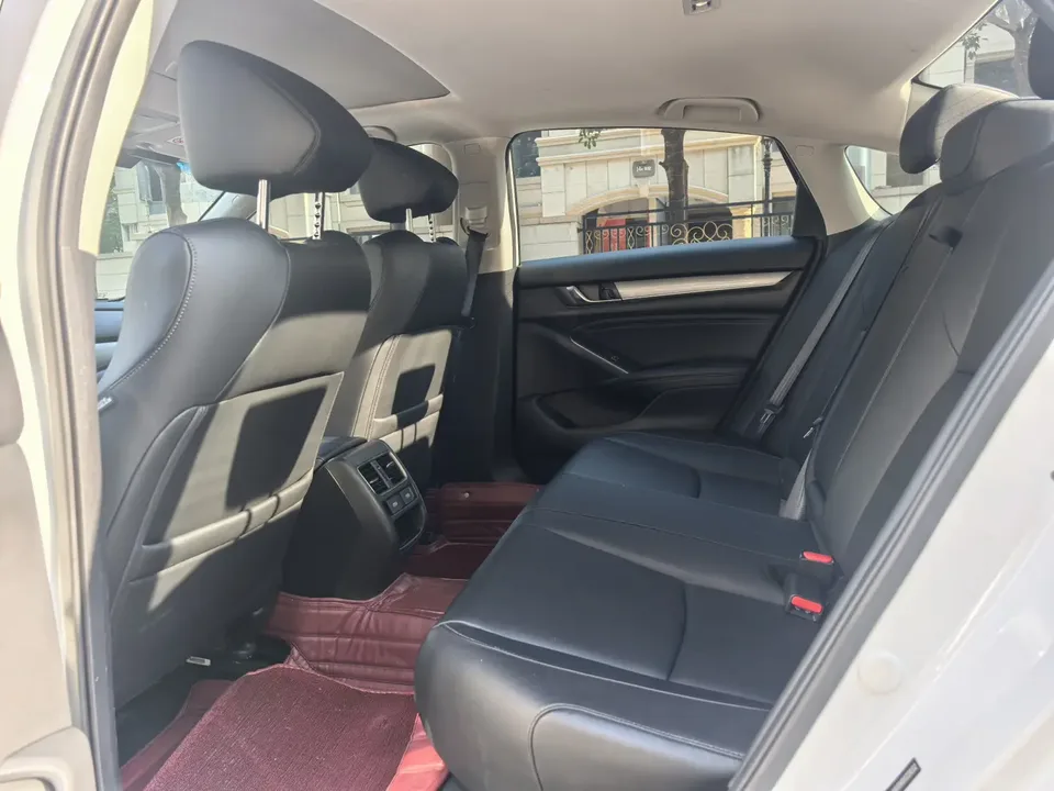Honda Accord Accord 2022 260TURBO Deluxe Edition 2022 — миниатюра 3