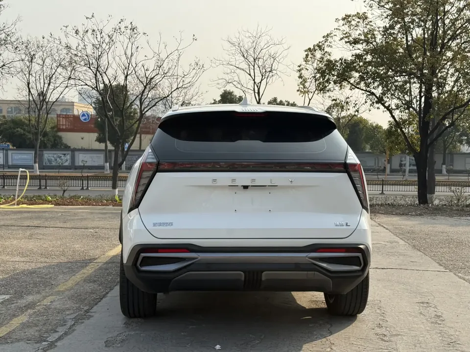 Geely Atlas L Boyue L 2023 1.5TD DCT Premium Edition 2023 — миниатюра 2
