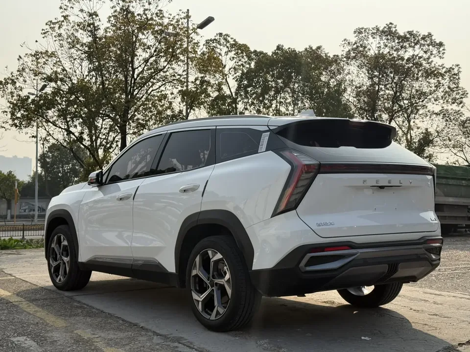 Geely Atlas L Boyue L 2023 1.5TD DCT Premium Edition 2023 — миниатюра 4