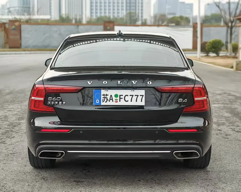 Volvo S60 Volvo S60 2022 B4 Zhiyuan Sports Edition 2022 — миниатюра 5