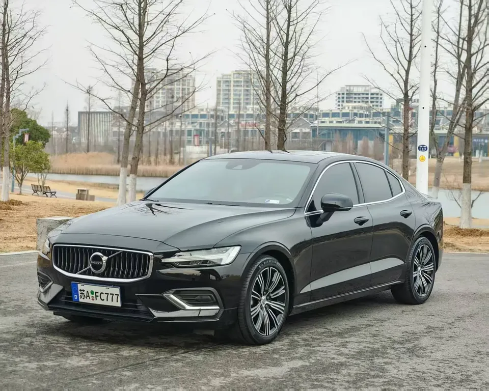 Volvo S60 2022