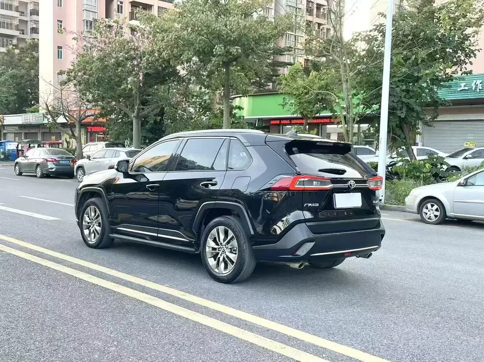 Toyota Willanda 2.0L two-wheel drive luxury version 2022 — миниатюра 4