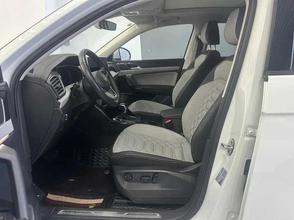 Volkswagen Tayron 300TSI 2WD Luxury Plus Advanced Edition 2023 — миниатюра 5