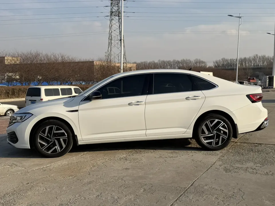 Volkswagen Sagitar 2023 Sagitar 300TSI DSG Beyond Edition 2023 — миниатюра 4