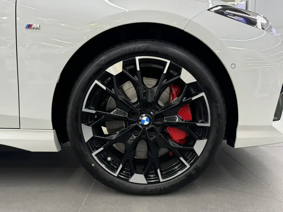 BMW 2 Series 2 Series 2025 M235L 2026 — thumbnail 3