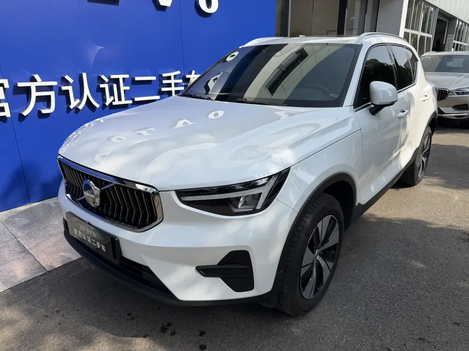 Volvo XC40 Volvo XC40 2024 B3 Zhiyuan Luxury Edition 2024 — фото 1, купить с доставкой в Москву
