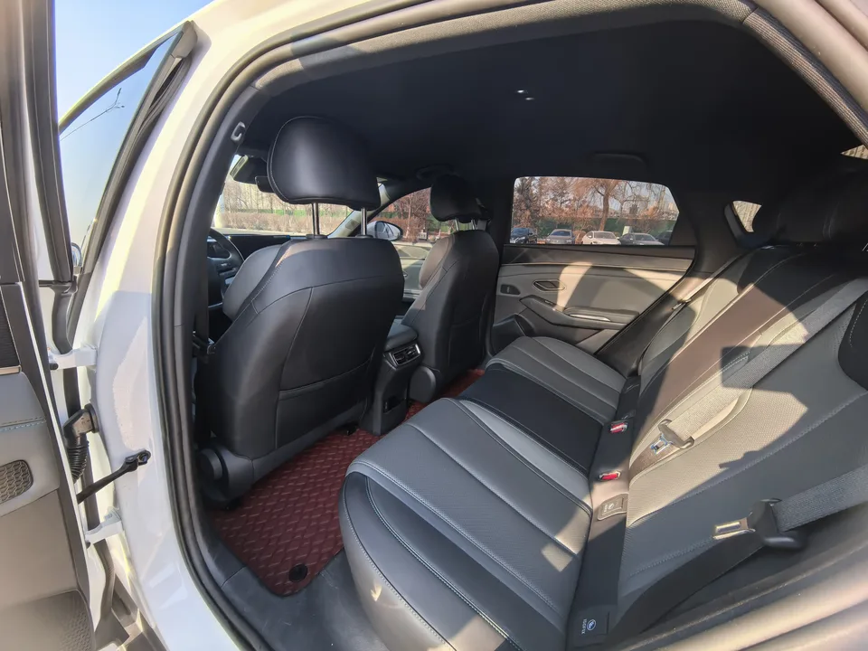 BYD Qin L DM Intelligent Driving Edition DM-i 80KM Leading Edition 2025 — миниатюра 3
