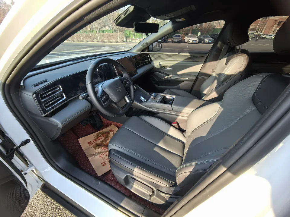 BYD Qin L DM Intelligent Driving Edition DM-i 80KM Leading Edition 2025 — миниатюра 5
