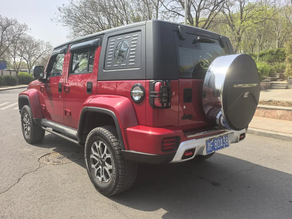 BAIC Beijing Off-road BJ40 Beijing Off-road BJ40 2023 2.0T Automatic 4WD City Hunter Edition Knight Edition 2023 — миниатюра 2